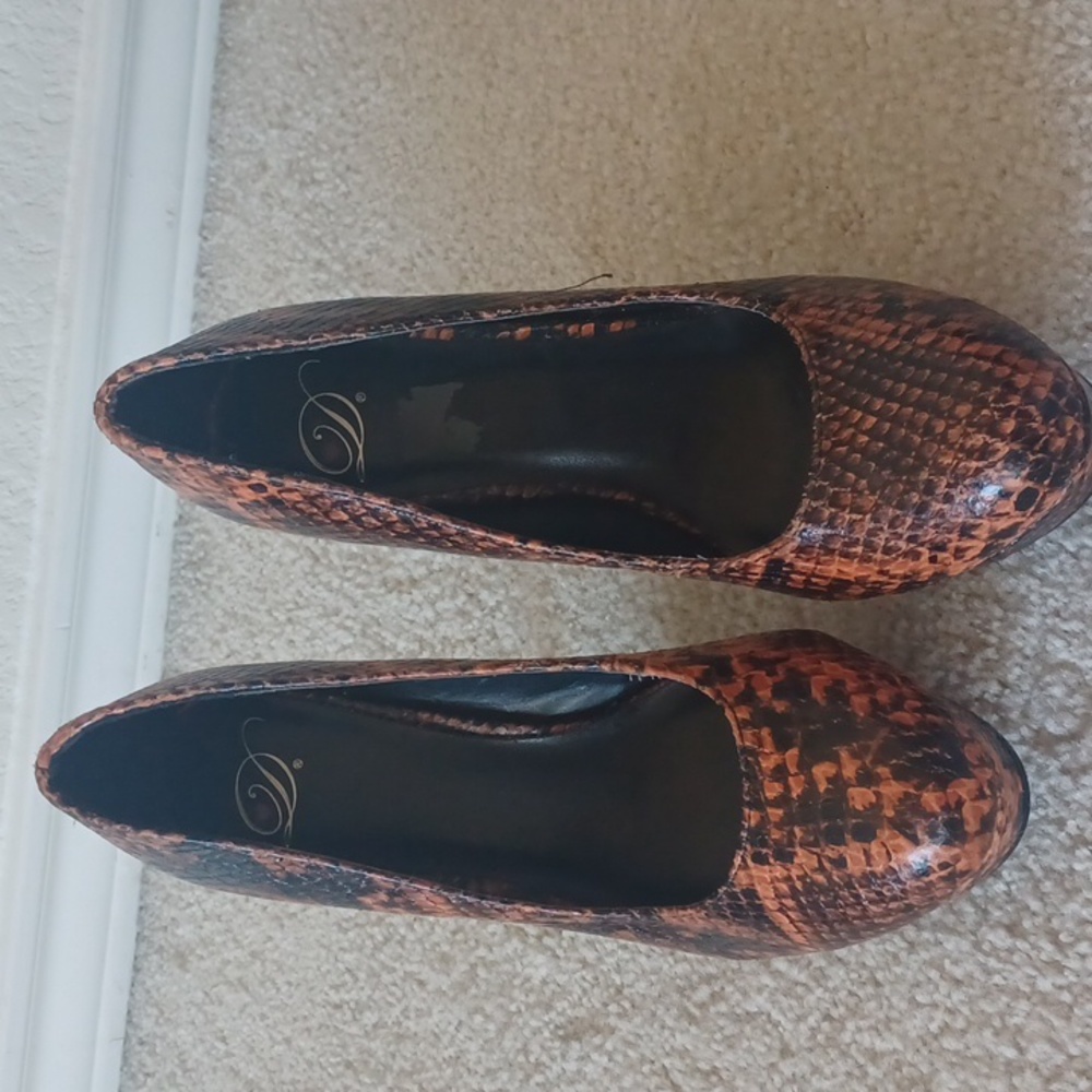 Heels - Picture 4 of 4